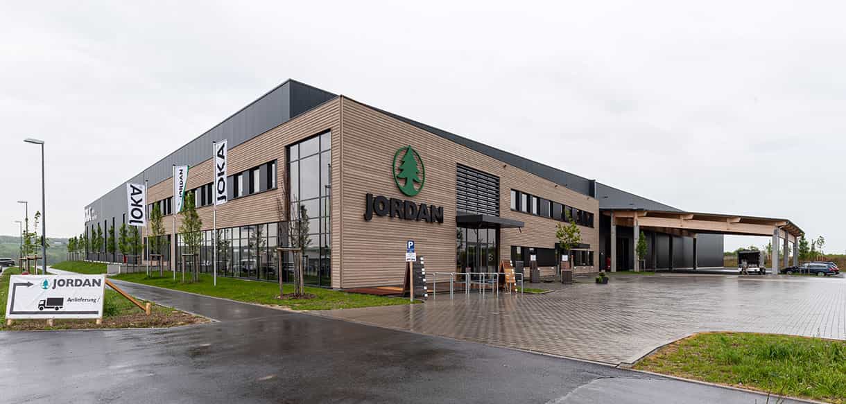 Büro mit Lagerhalle