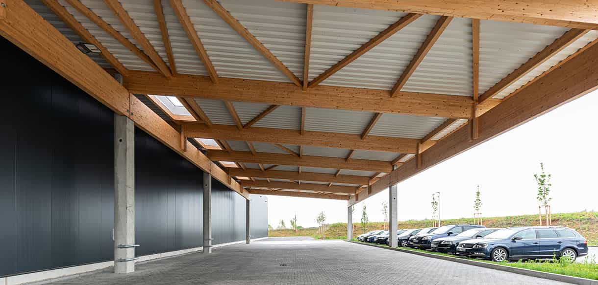 Büro mit Lagerhalle