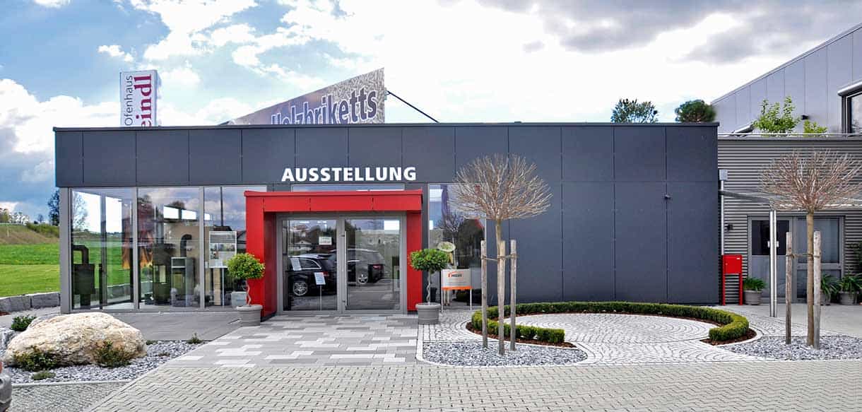 Lagerhalle mit Werkstatt, Ausstellung, Büro und Wohnung