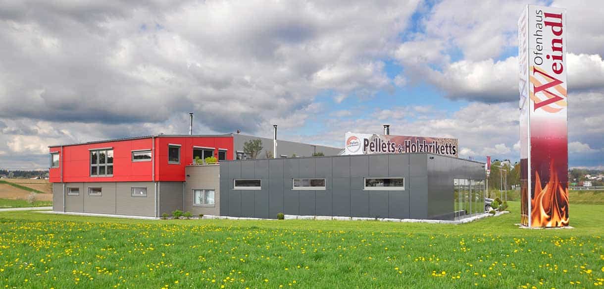 Lagerhalle mit Werkstatt, Ausstellung, Büro und Wohnung