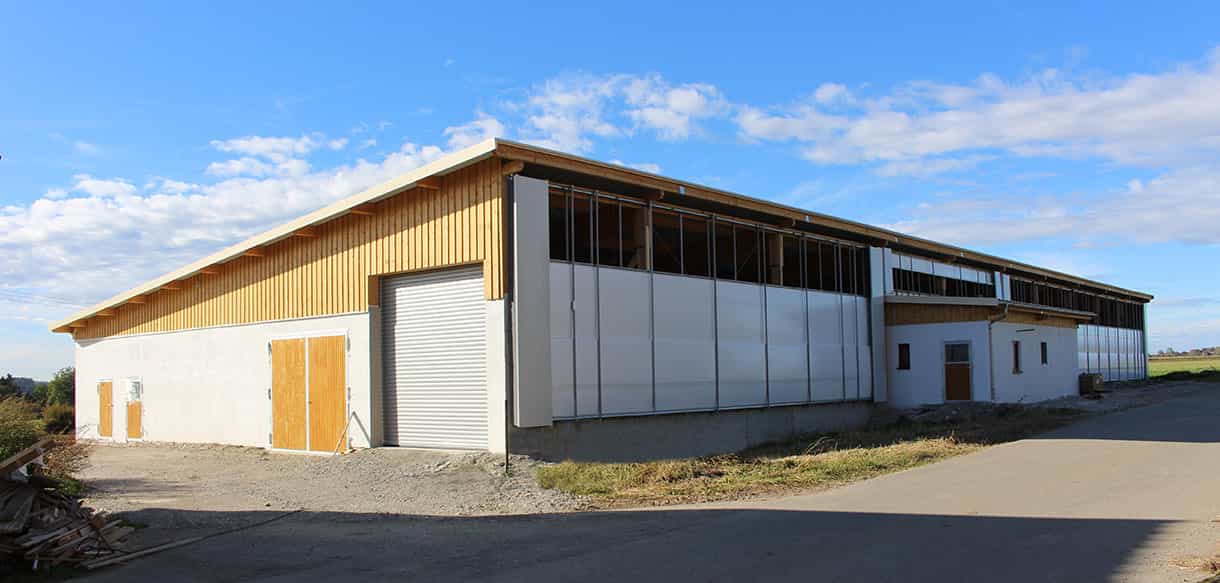 Milchviehstall mit Pultdach von Haas Landwirtschaftsbau