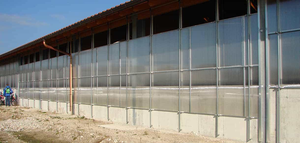 Milchviehstall mit Firstlüftung von Haas Landwirtschaftsbau