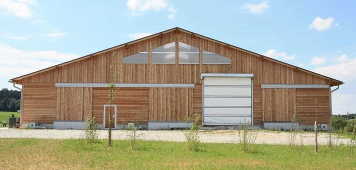 Milchviehstall mit Firstlüftung von Haas Landwirtschaftsbau