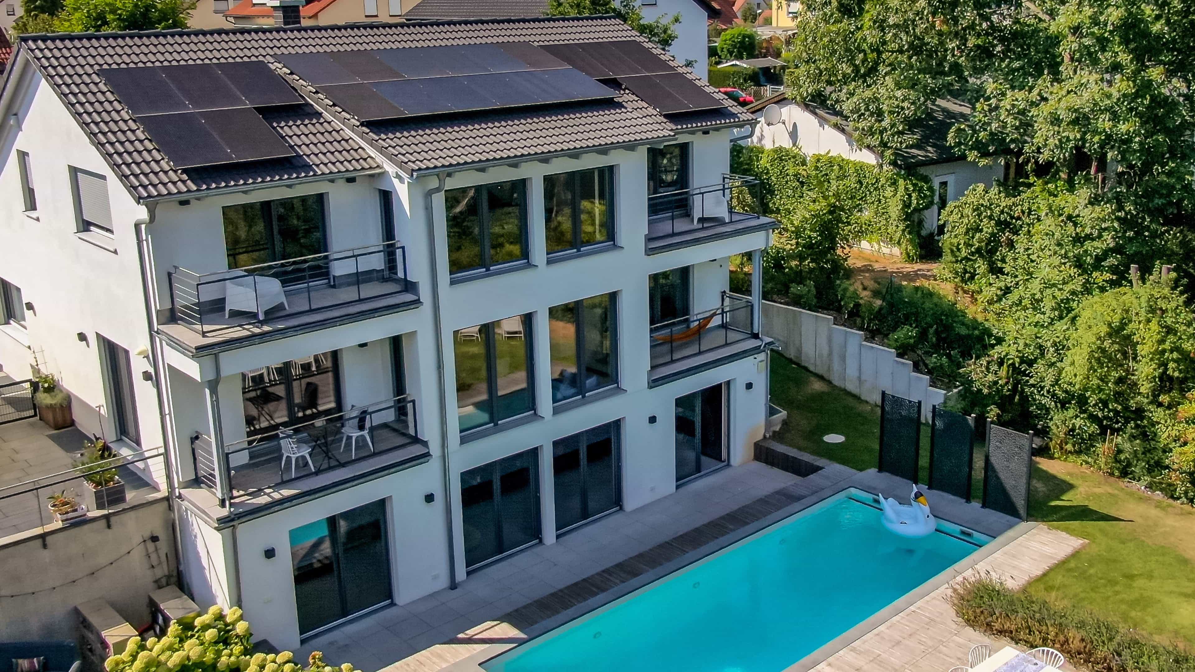 Haas Fertigbau Außenbereich Balkon