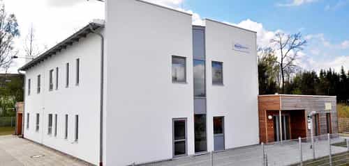 Haas Gewerbebau: Bürogebäude mit Labor